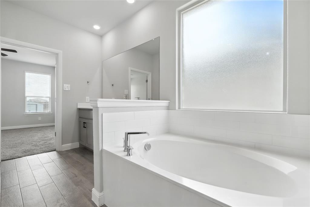 Fort Worth, Texas 76052, United States, 4 Bedrooms Bedrooms, ,2 BathroomsBathrooms,Residential,Active,160741