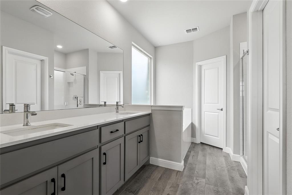 Fort Worth, Texas 76052, United States, 4 Bedrooms Bedrooms, ,2 BathroomsBathrooms,Residential,Active,160741