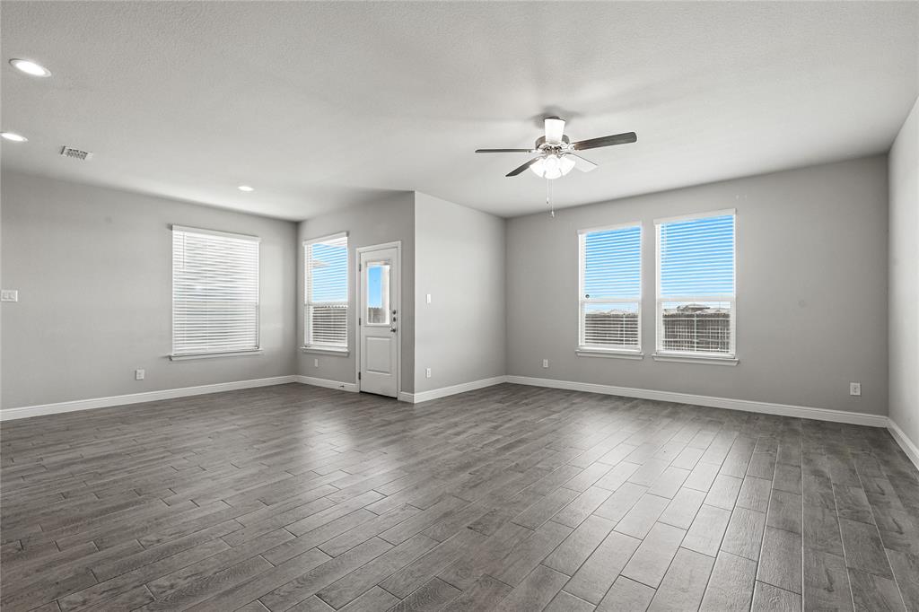 Fort Worth, Texas 76052, United States, 4 Bedrooms Bedrooms, ,2 BathroomsBathrooms,Residential,Active,160741