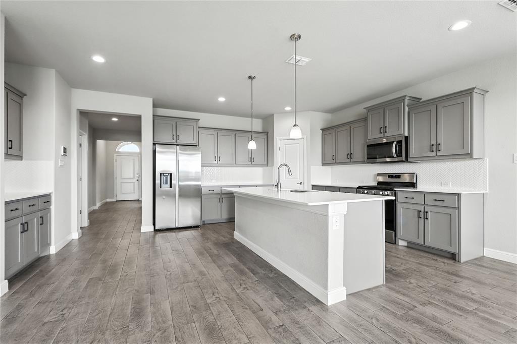 Fort Worth, Texas 76052, United States, 4 Bedrooms Bedrooms, ,2 BathroomsBathrooms,Residential,Active,160741