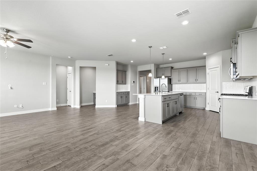 Fort Worth, Texas 76052, United States, 4 Bedrooms Bedrooms, ,2 BathroomsBathrooms,Residential,Active,160741