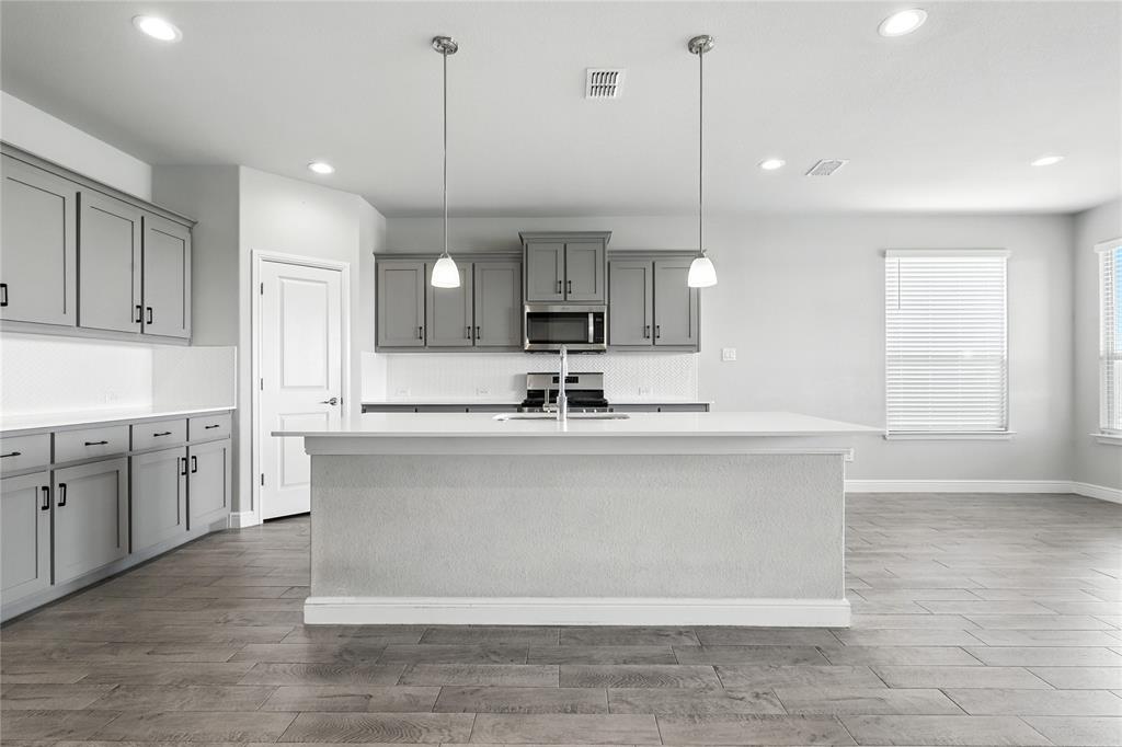 Fort Worth, Texas 76052, United States, 4 Bedrooms Bedrooms, ,2 BathroomsBathrooms,Residential,Active,160741