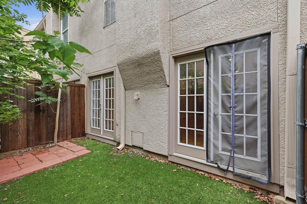 2727 Shelby Condominium - Residential