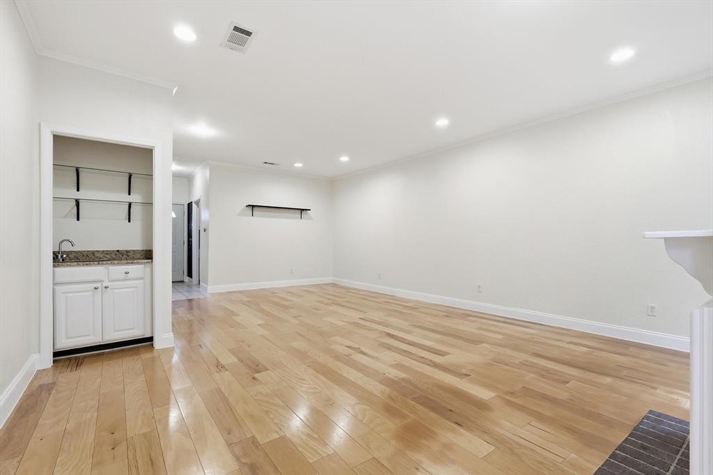 2727 Shelby Condominium - Residential