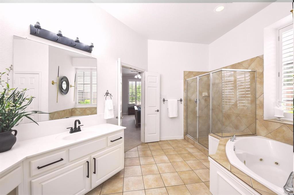 Flower Mound, Texas 75022, United States, 4 Bedrooms Bedrooms, ,4 BathroomsBathrooms,Residential,Pending,126172