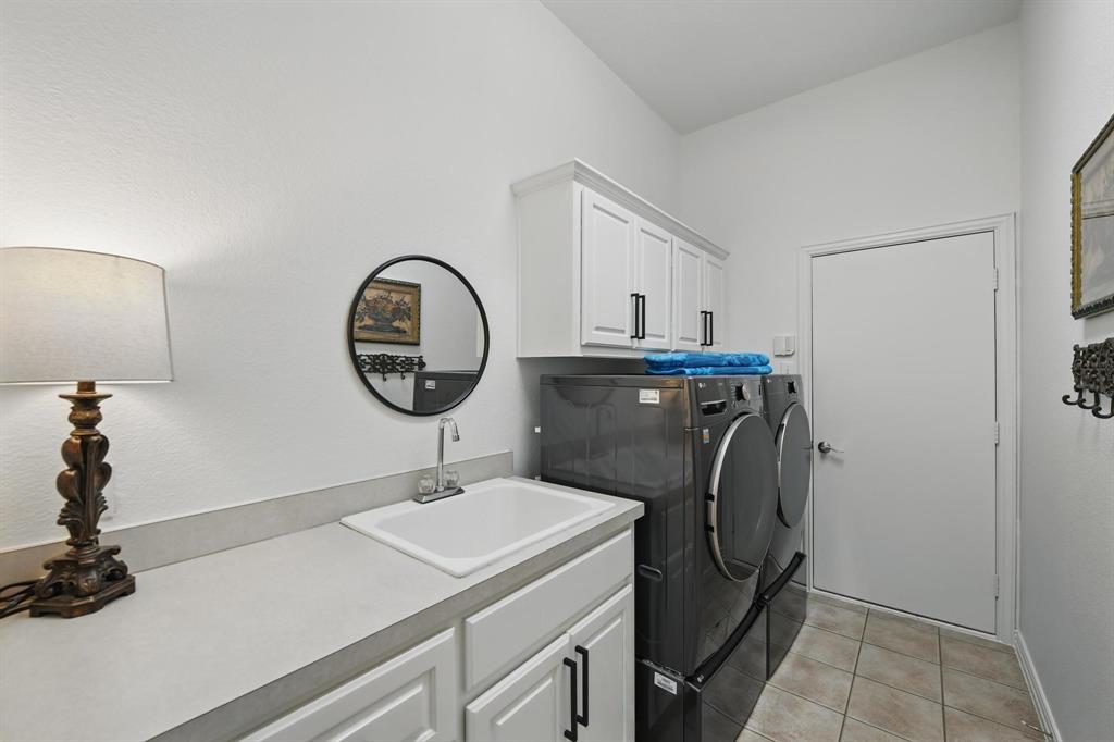 Flower Mound, Texas 75022, United States, 4 Bedrooms Bedrooms, ,4 BathroomsBathrooms,Residential,Pending,126172