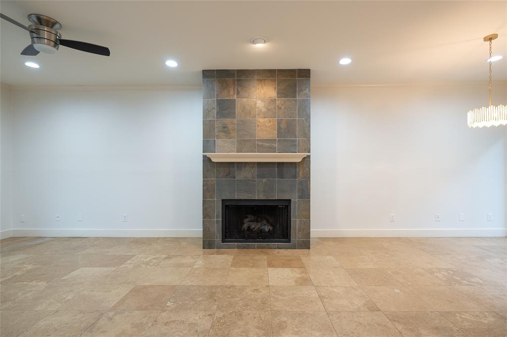 4242 Travis Street 111