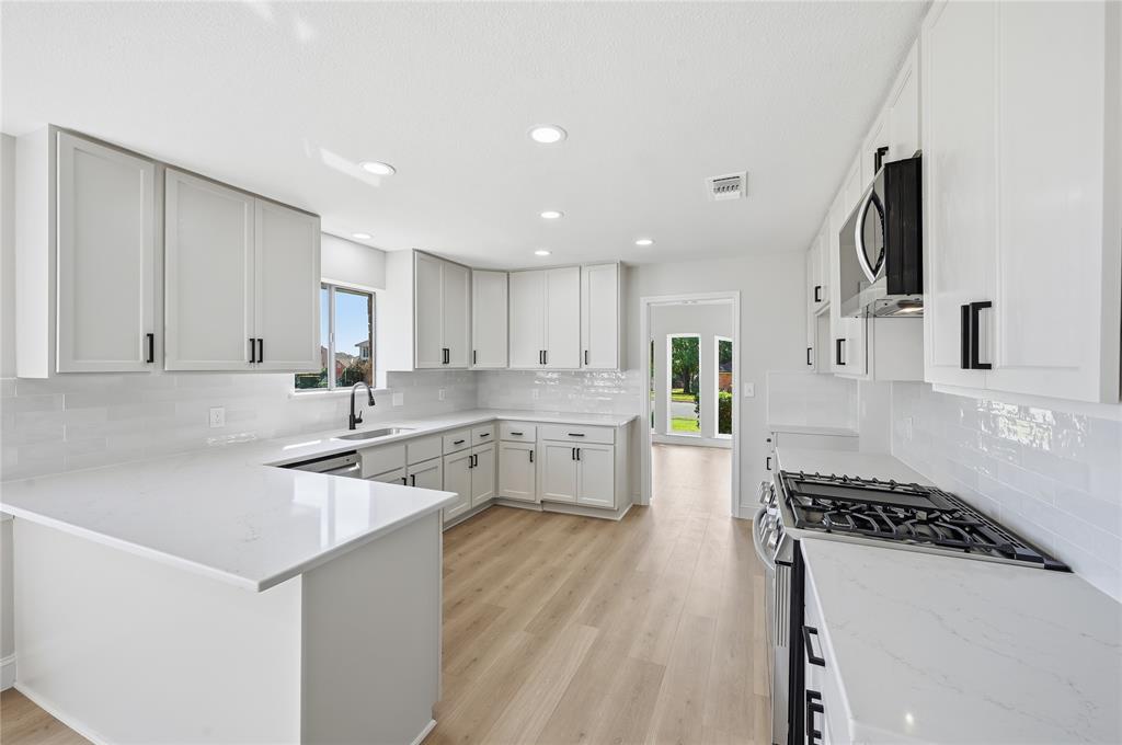 Irving, Texas 75038, United States, 3 Bedrooms Bedrooms, ,3 BathroomsBathrooms,Residential,Pending,245932