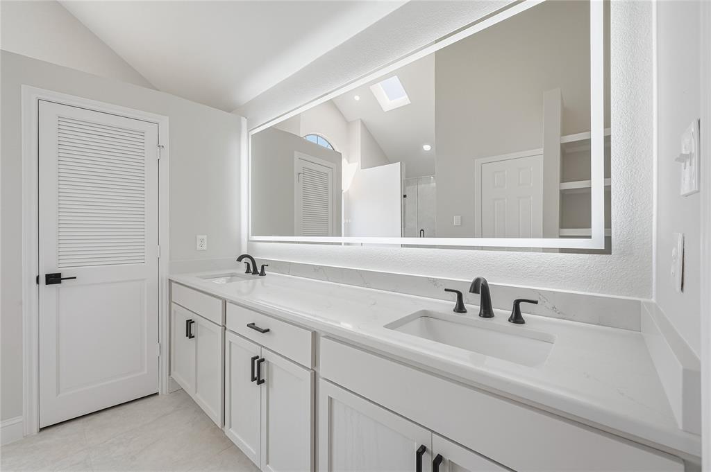 Irving, Texas 75038, United States, 3 Bedrooms Bedrooms, ,3 BathroomsBathrooms,Residential,Pending,245932