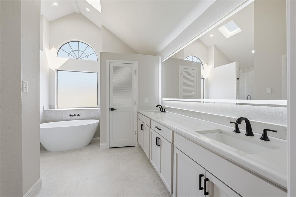 Irving, Texas 75038, United States, 3 Bedrooms Bedrooms, ,3 BathroomsBathrooms,Residential,Pending,245932