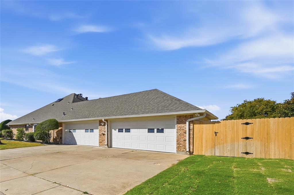 Irving, Texas 75038, United States, 3 Bedrooms Bedrooms, ,3 BathroomsBathrooms,Residential,Pending,245932