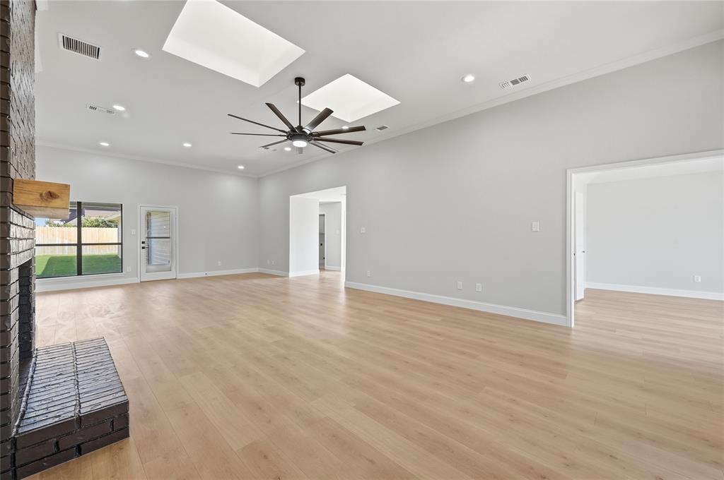 Irving, Texas 75038, United States, 3 Bedrooms Bedrooms, ,3 BathroomsBathrooms,Residential,Pending,245932