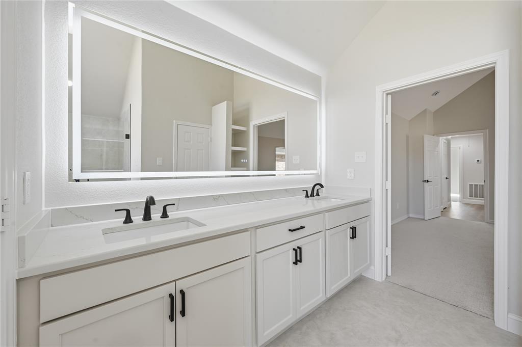 Irving, Texas 75038, United States, 3 Bedrooms Bedrooms, ,3 BathroomsBathrooms,Residential,Pending,245932