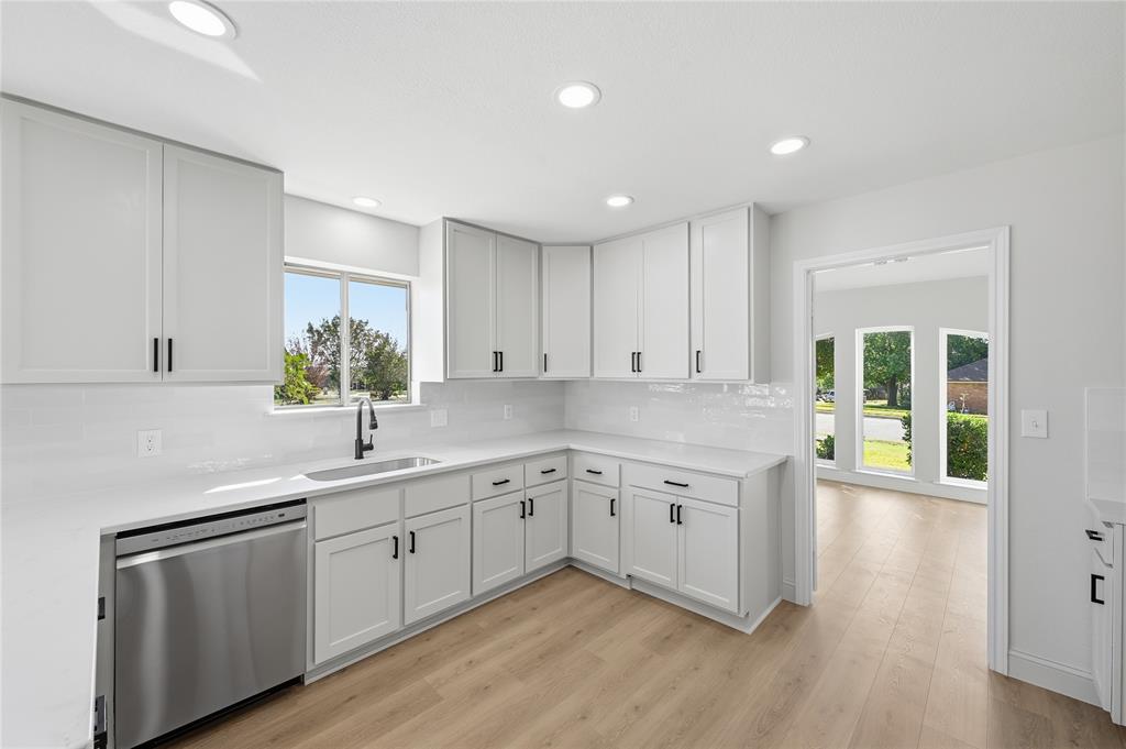 Irving, Texas 75038, United States, 3 Bedrooms Bedrooms, ,3 BathroomsBathrooms,Residential,Pending,245932