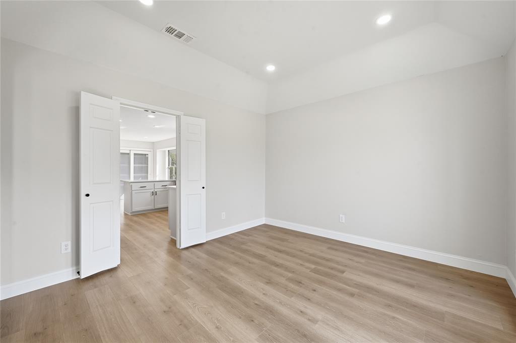 Irving, Texas 75038, United States, 3 Bedrooms Bedrooms, ,3 BathroomsBathrooms,Residential,Pending,245932