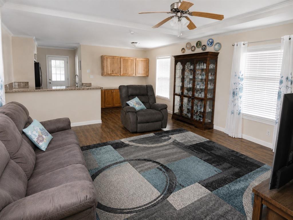 2900 S Interstate Highway 35 E 80