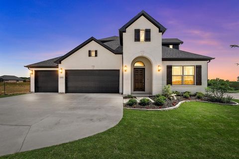 Photo of 1989 Daybreak Drive, Venus, TX 76009 (MLS # 21205215)