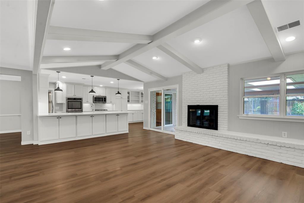 4625 Willow Lane