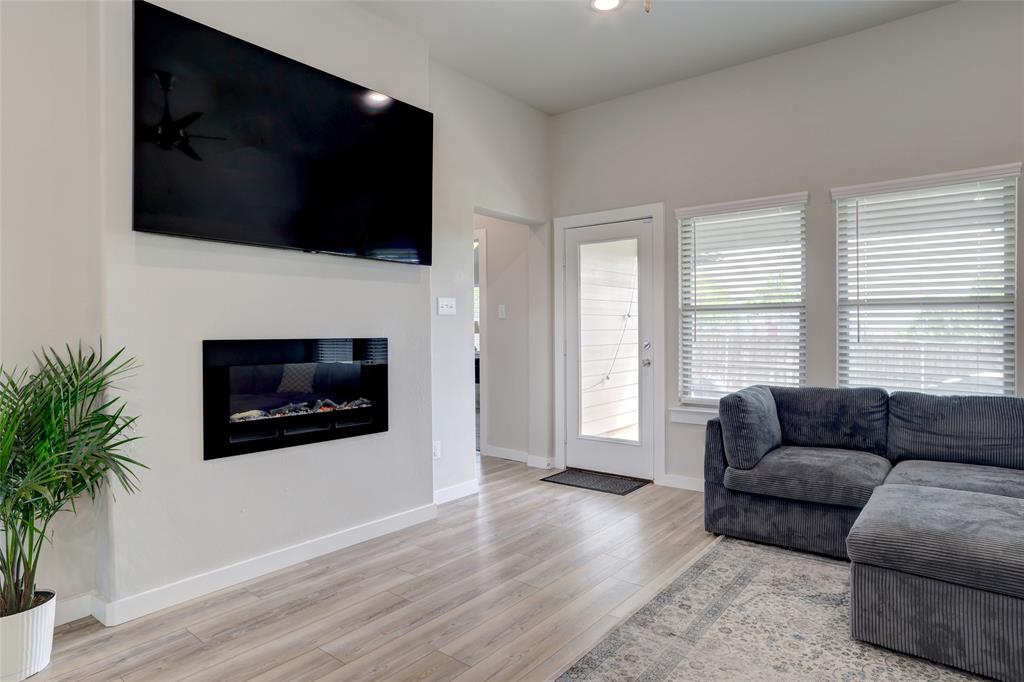 1211 Caddo Hill Court