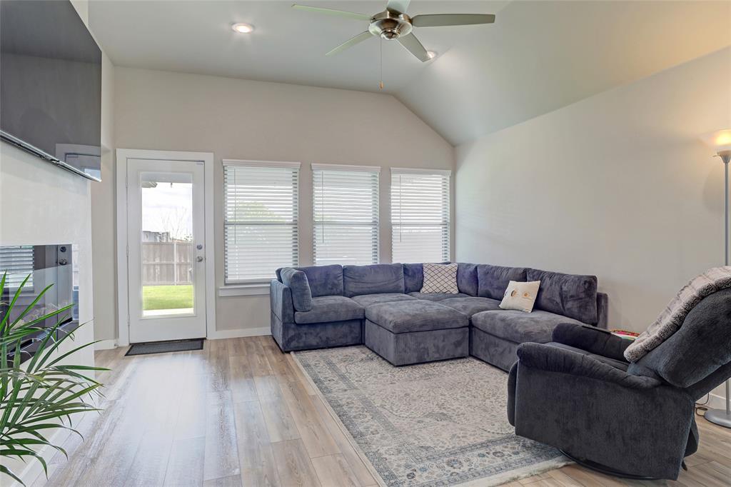 1211 Caddo Hill Court