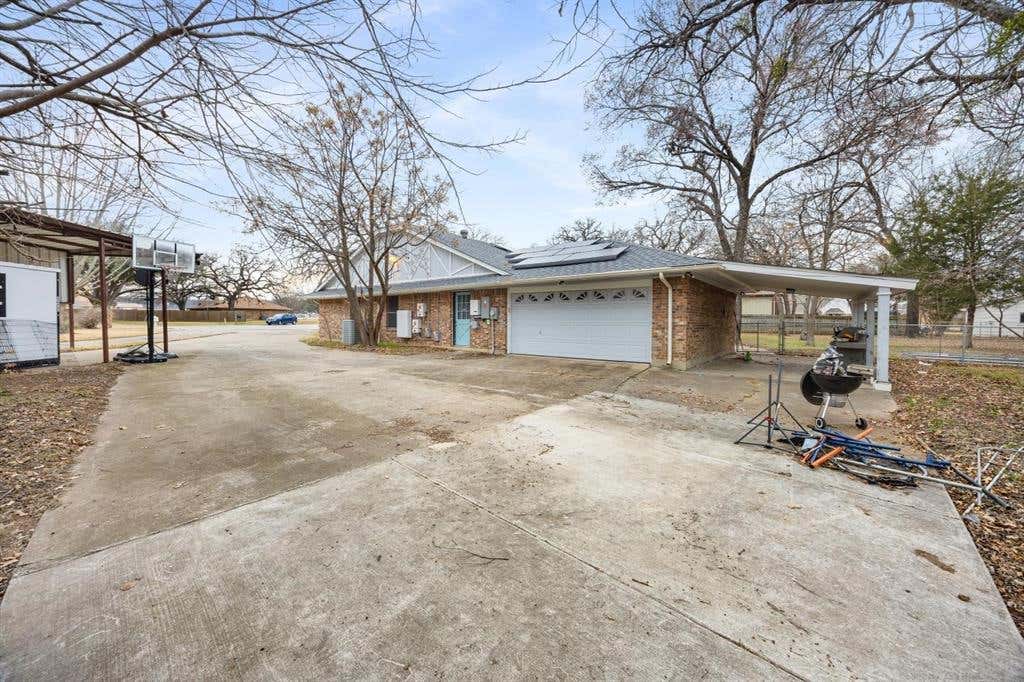 Photo of 103 Cresendo Place, Joshua, TX 76058 (MLS # 21350617)