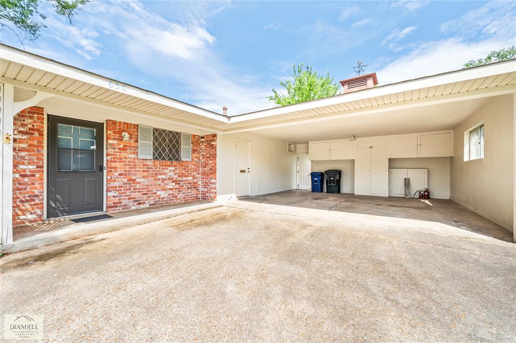 636 Pelican Place