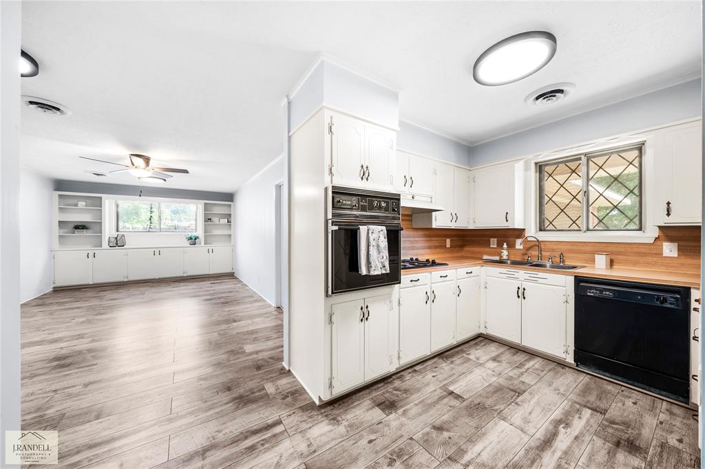 636 Pelican Place