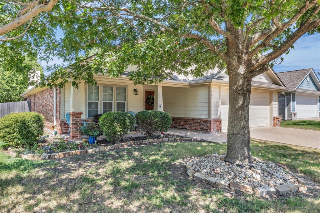 705 Heston Circle