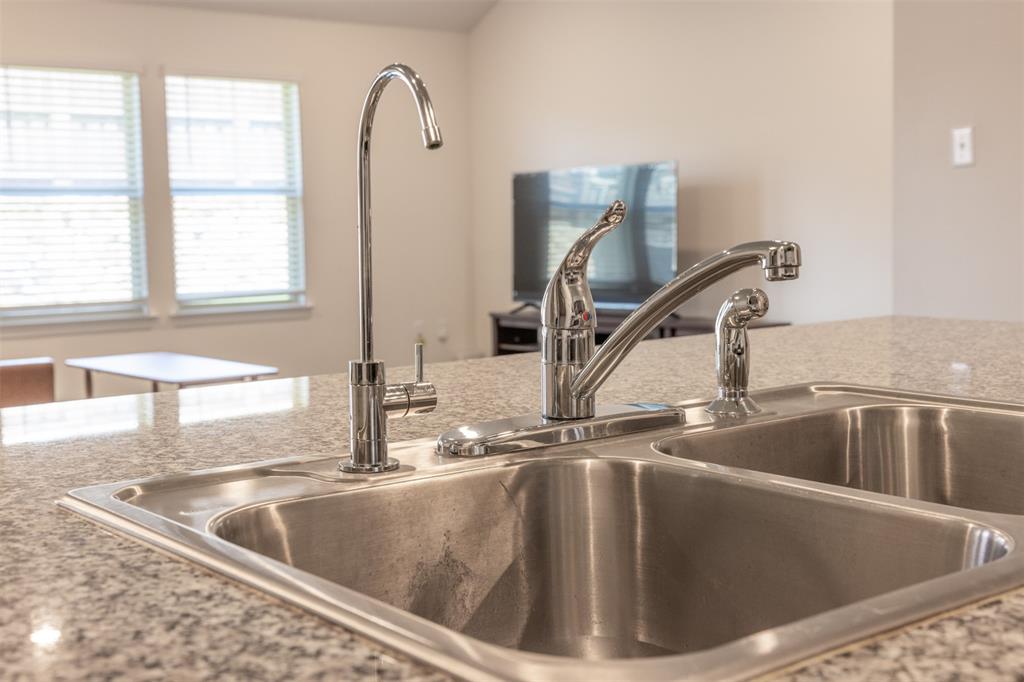 Chalk Hill, Ph 1 - Residential Lease