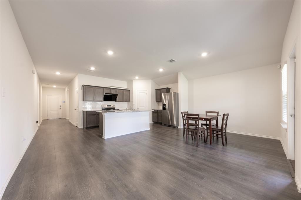 Chalk Hill, Ph 1 - Residential Lease