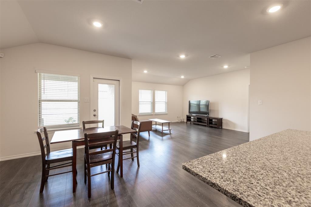 Chalk Hill, Ph 1 - Residential Lease