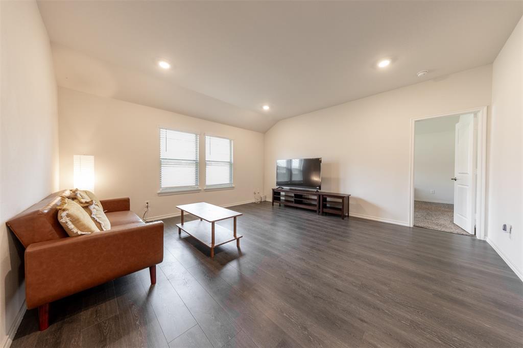 Chalk Hill, Ph 1 - Residential Lease