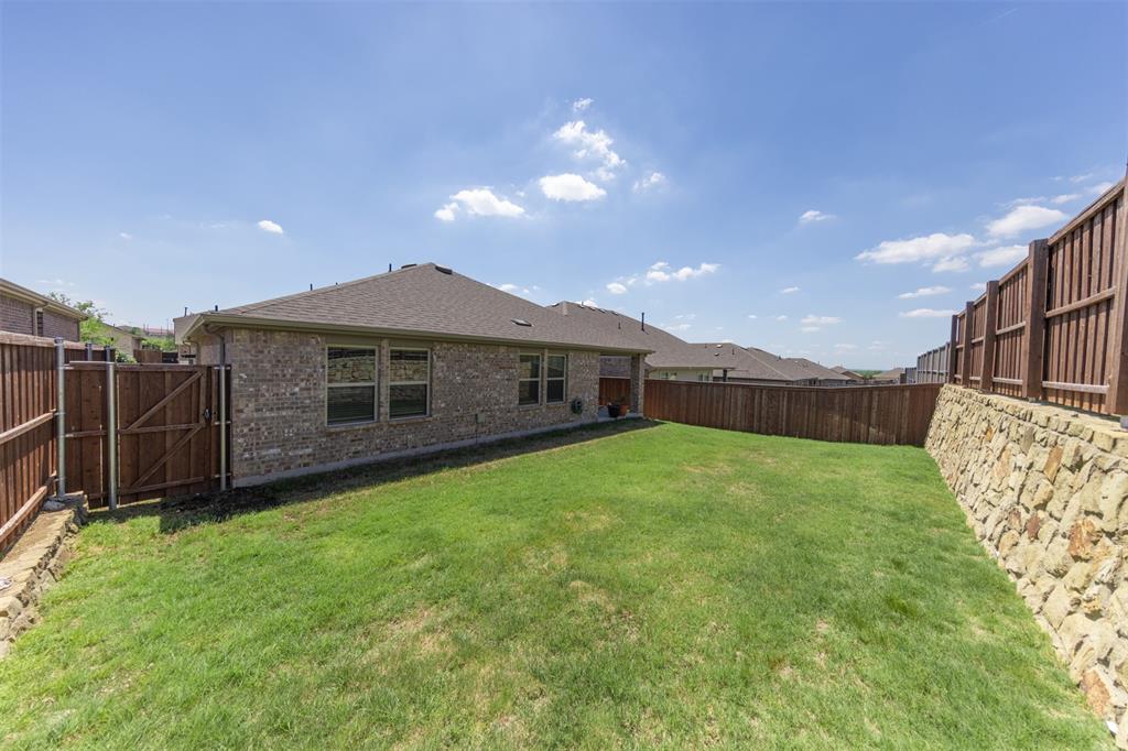 Chalk Hill, Ph 1 - Residential Lease