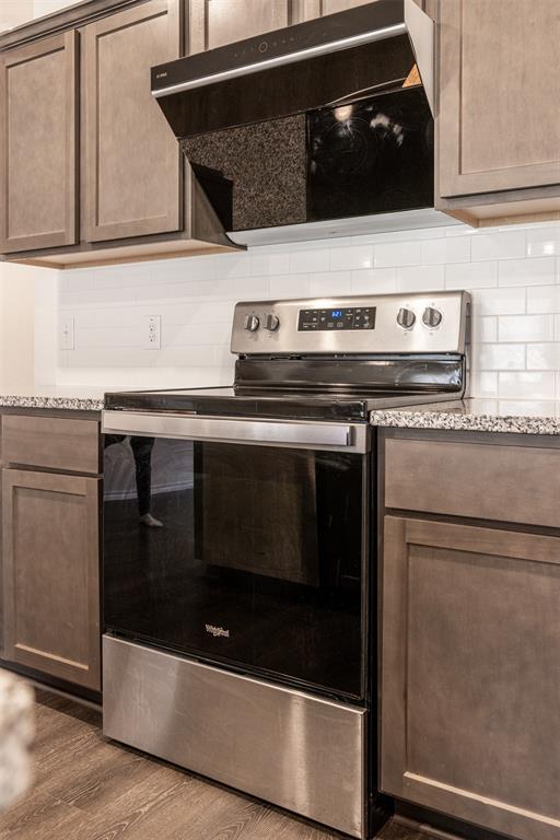 Chalk Hill, Ph 1 - Residential Lease