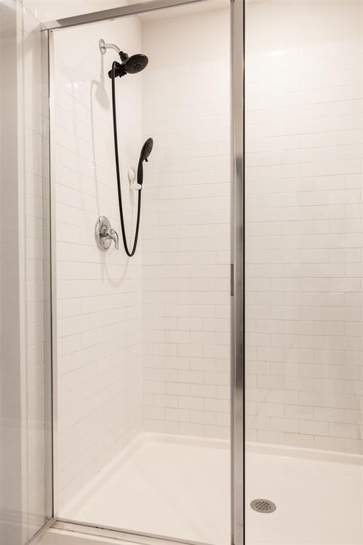 Chalk Hill, Ph 1 - Residential Lease