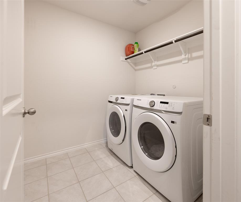 Chalk Hill, Ph 1 - Residential Lease