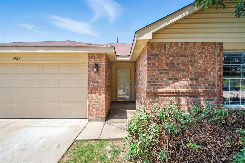 1429 Royal Meadows Trail