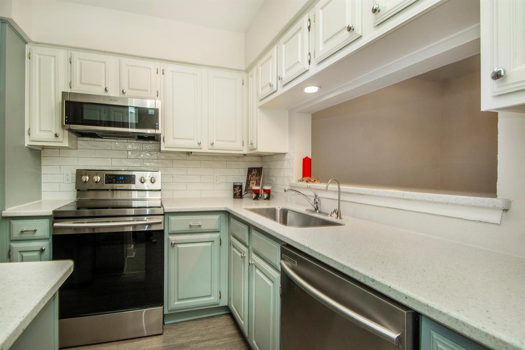 Chasewood Oaks Condo - Residential