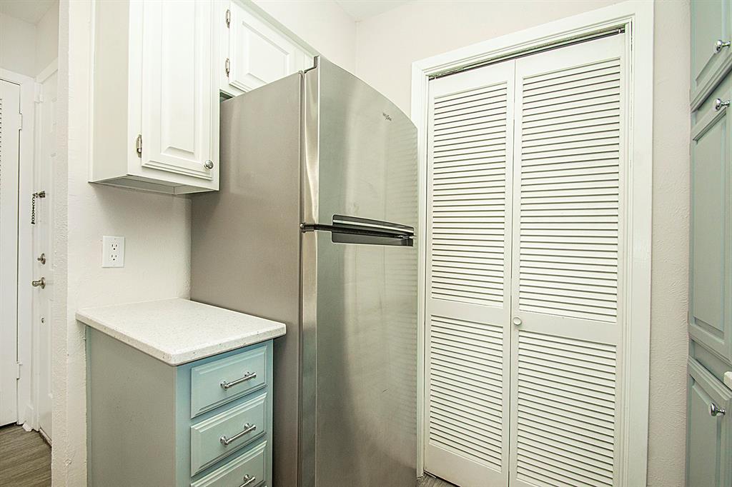 Chasewood Oaks Condo - Residential