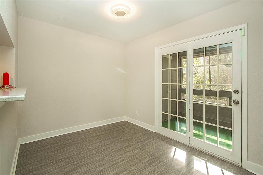 Chasewood Oaks Condo - Residential