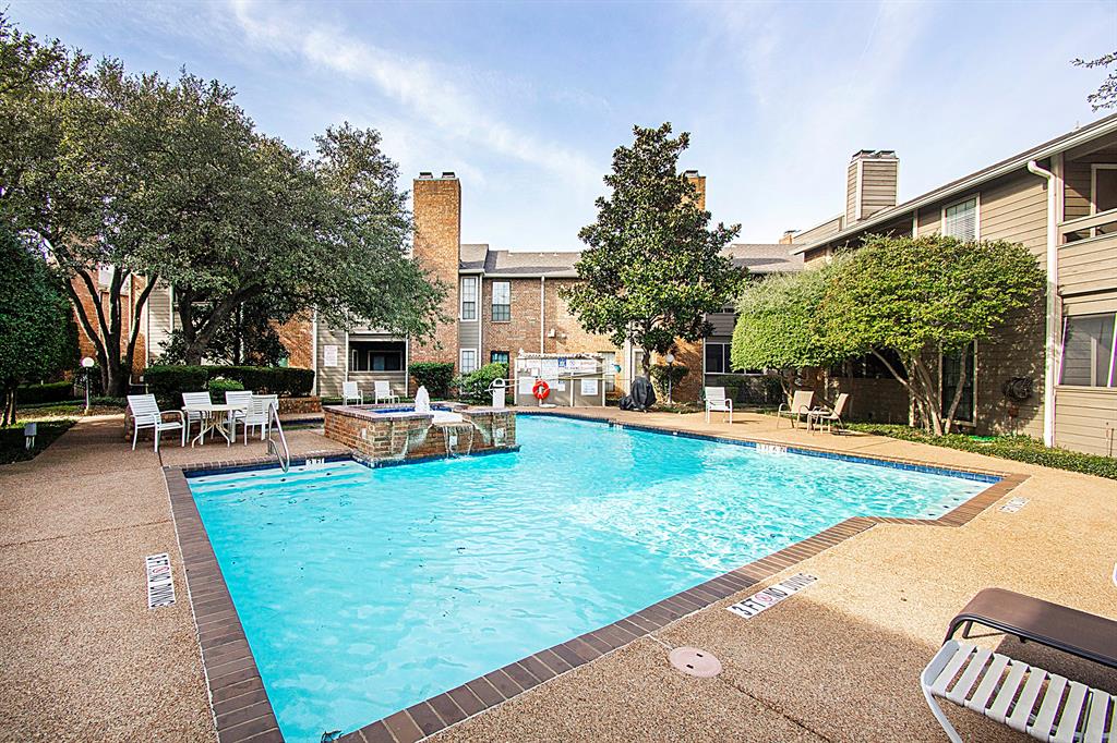 Chasewood Oaks Condo - Residential