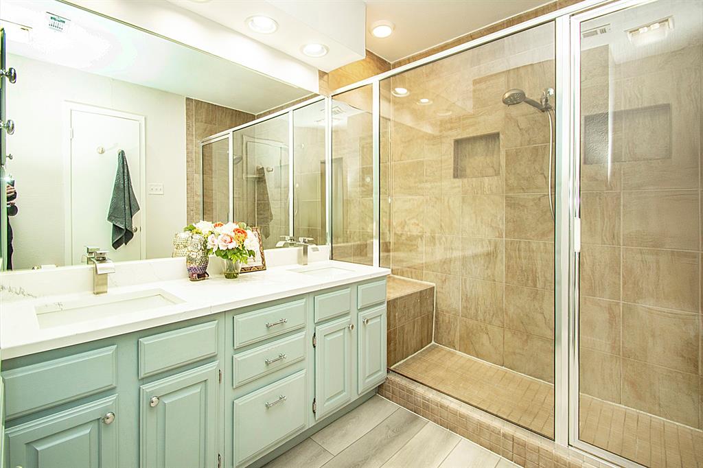 Chasewood Oaks Condo - Residential