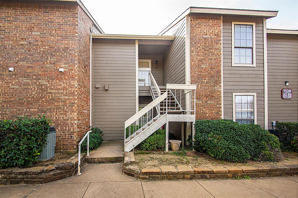 Chasewood Oaks Condo - Residential