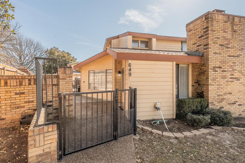 649 Harvest Hill Street