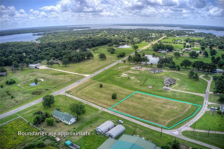 Looking for the perfect place to build your Dream Home? Here it is located by the World Famous Lake Fork. The property is deed restricted to new site built homes of 1500 sqft or larger. Located just minutes from Lake Fork Golf Course & Lake Fork Public Boat Ramp. Dont miss out on this lot!