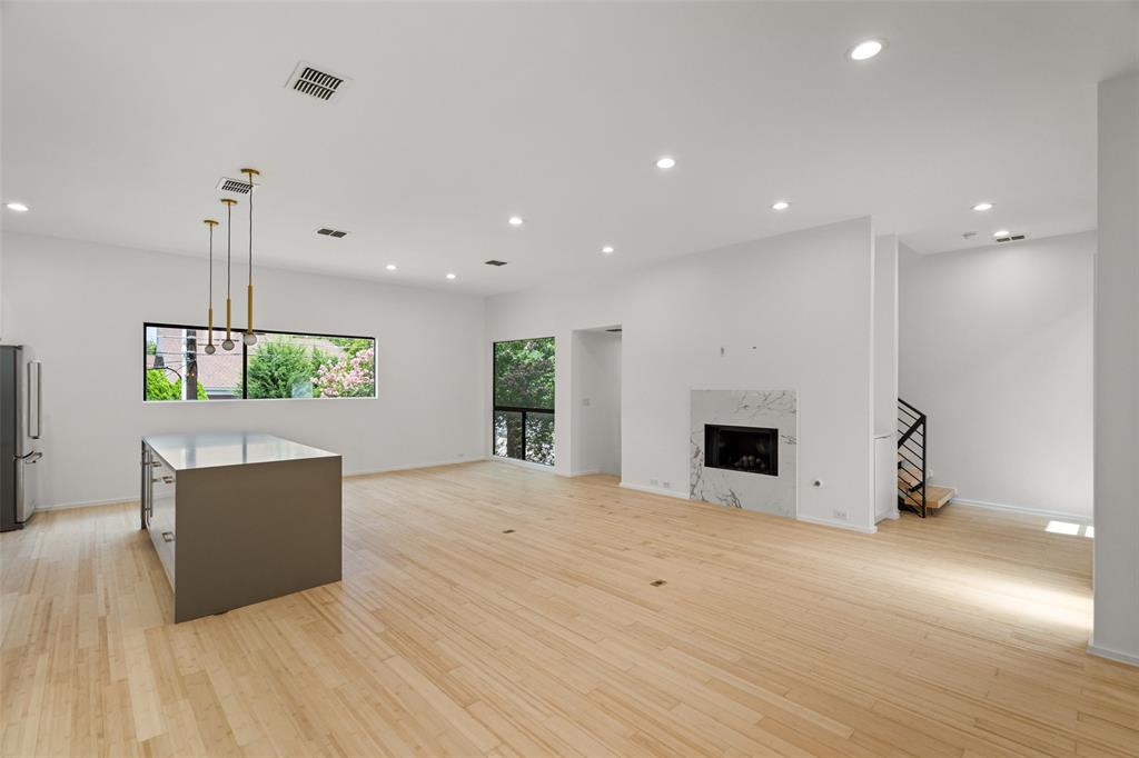 Dwelling At Munger Condos - Residential