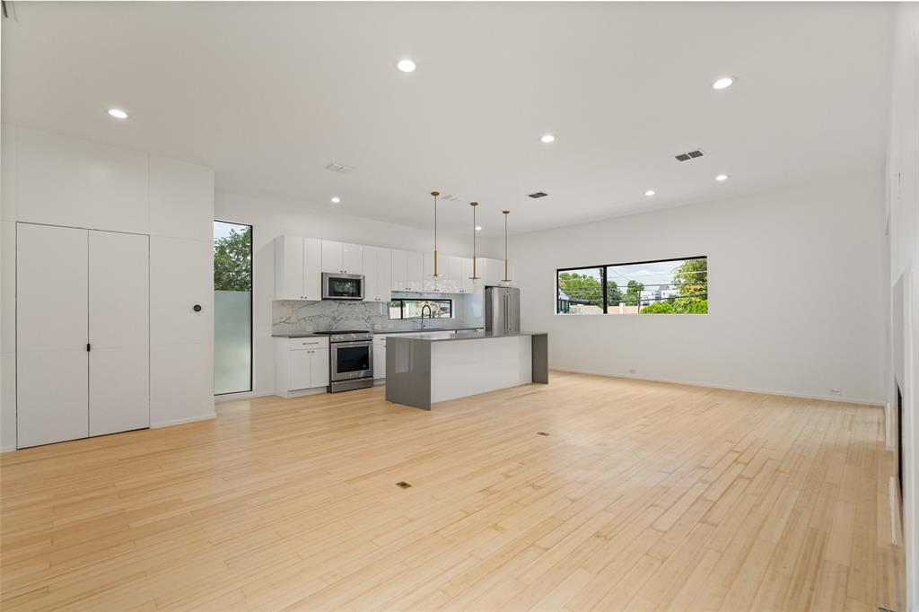Dwelling At Munger Condos - Residential