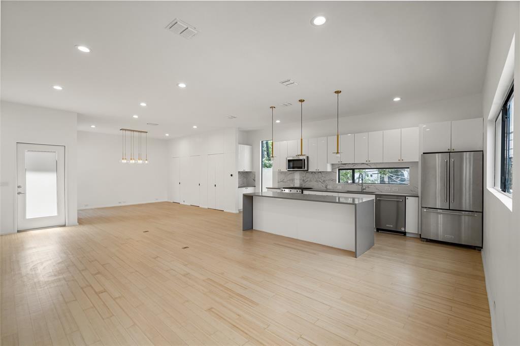 Dwelling At Munger Condos - Residential