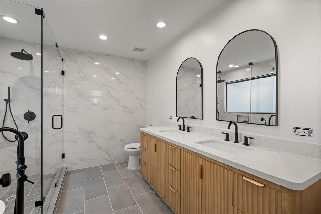 Dwelling At Munger Condos - Residential