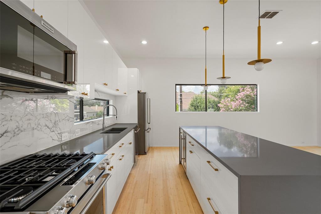 Dwelling At Munger Condos - Residential